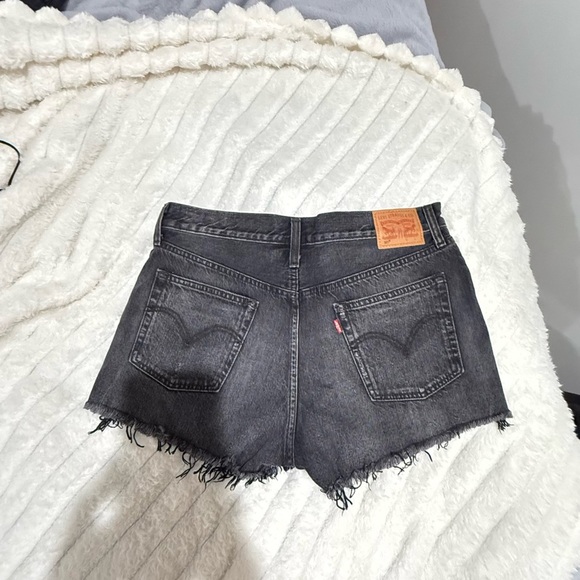 Levi shorts - Picture 3 of 5